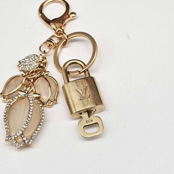 100% Auth Louis Vuitton Lock & Key with unbranded Bagcharm, Keycharm, Keychain - Picture 5 of 7